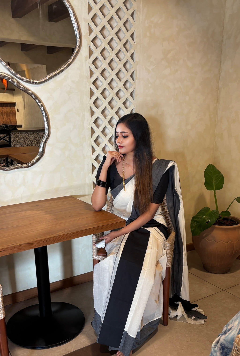 Womens Black Kara Set Mundu