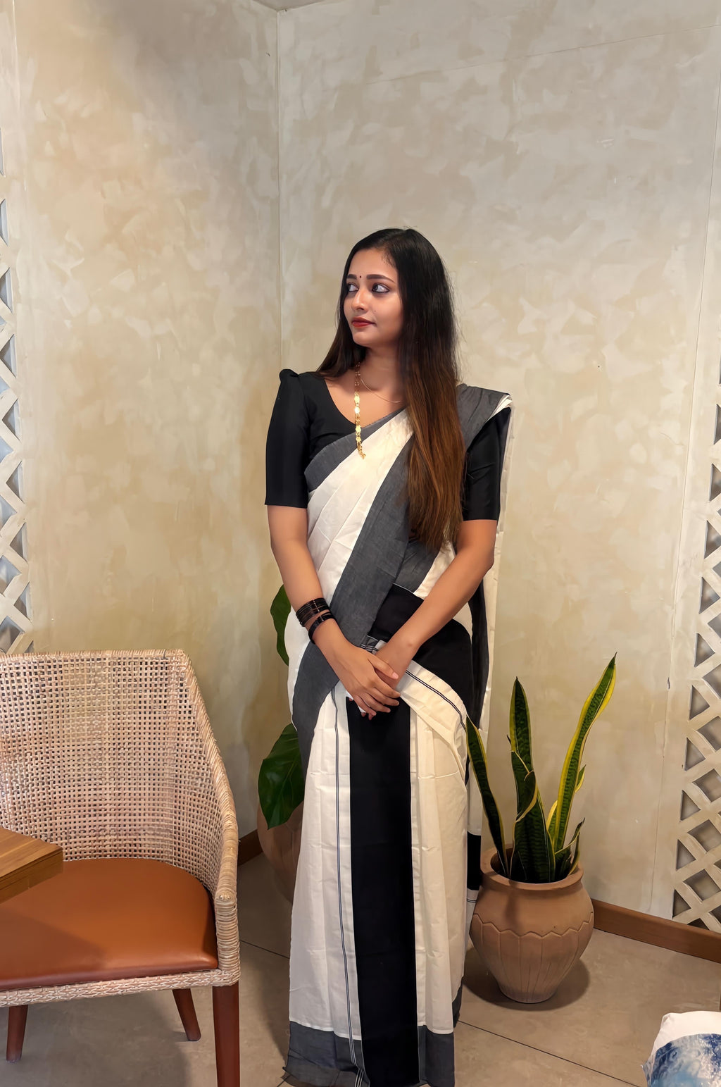 Womens Black Kara Set Mundu