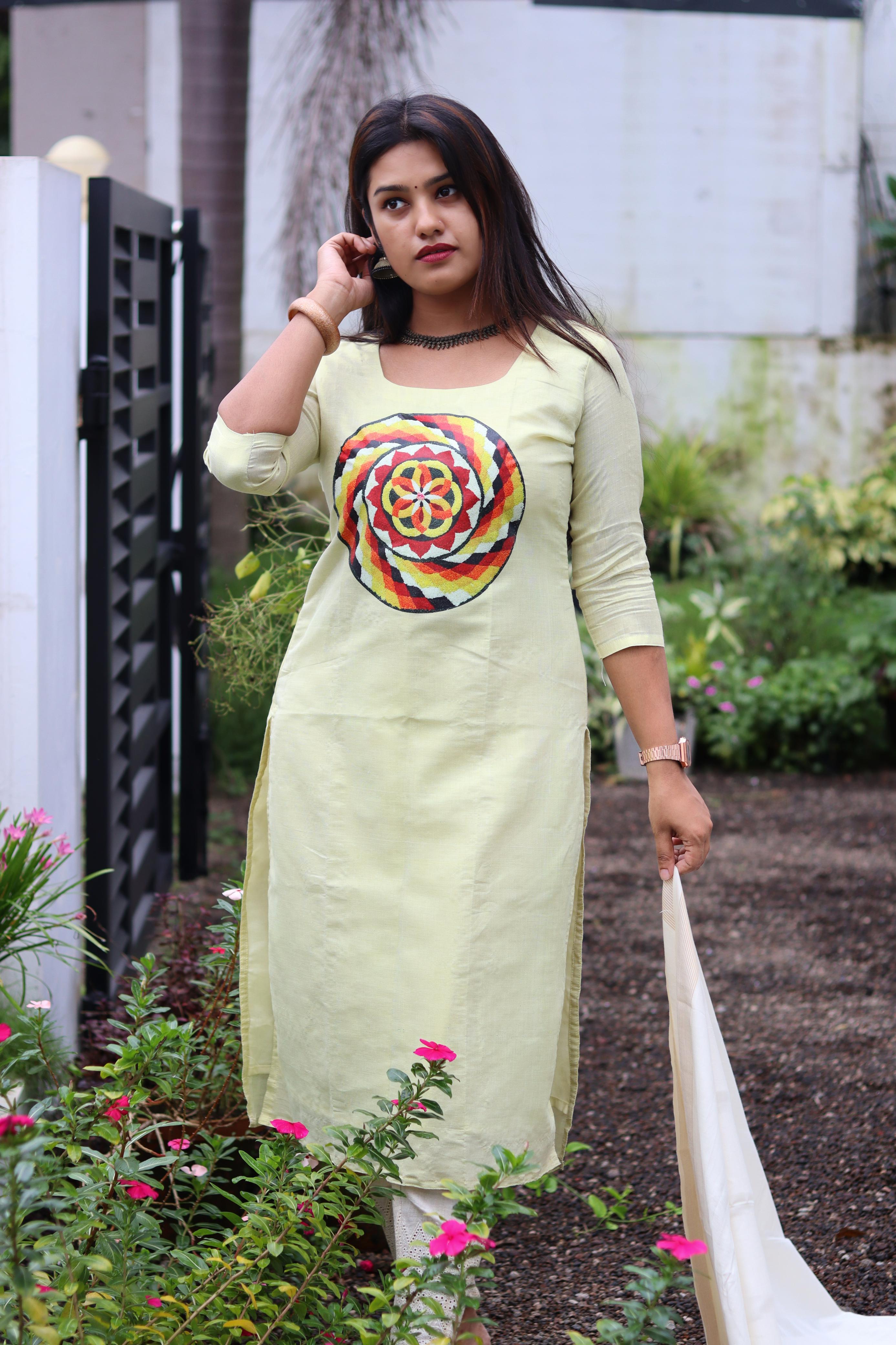 Womens Athapookalam Golden Tissue Chudi Full Set Material